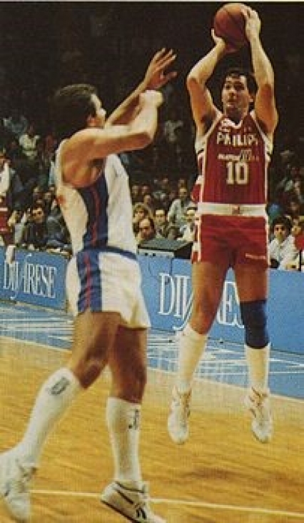 Roberto Premier e il suo inconfondibile tiro dalla distanza: i tifosi lo incitavano al grido di "Premier tira la bomba".